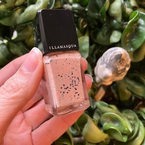 Super Rare Illamasqua Speckle Nail In Scarce Light Pink w/ Black Speckles
